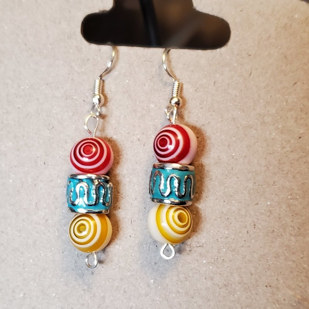 Silver Tone Metal and Glass Spiral Bead Dangle Earrings Tony Alexander Jewelry